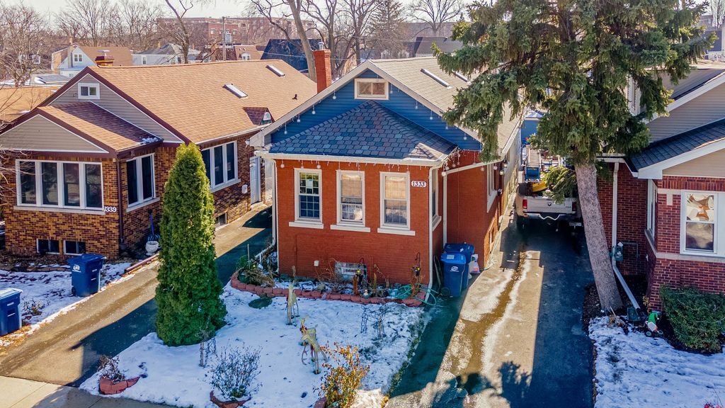 1333 Willow Avenue, Des Plaines, IL 60016