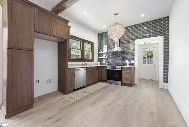 8 Bragg Street, Greenville, SC 29611