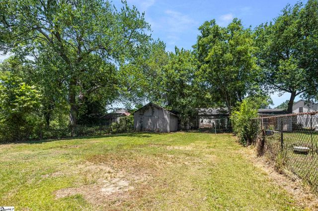 8 Bragg Street, Greenville, SC 29611