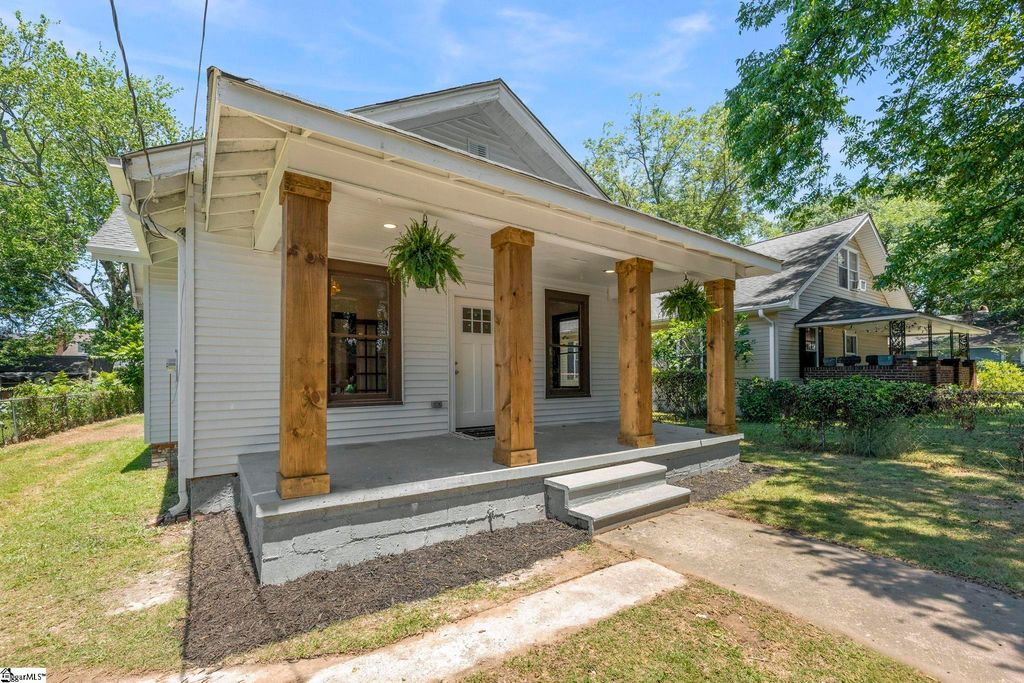 8 Bragg Street, Greenville, SC 29611