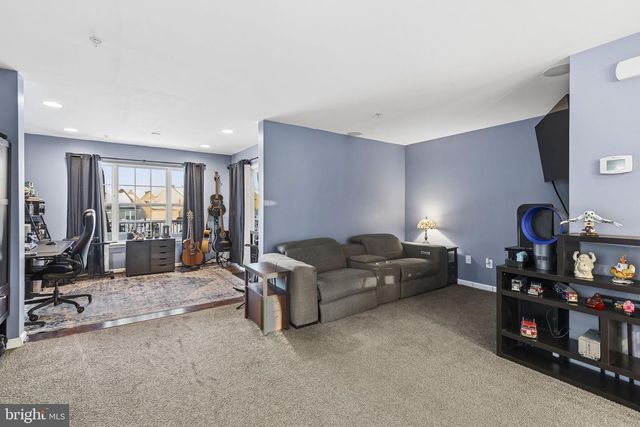 8449 STANSBURY LAKE DR, Baltimore, MD 21222