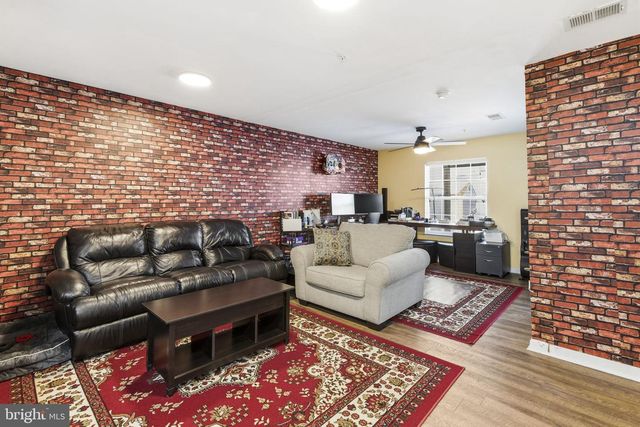 8449 STANSBURY LAKE DR, Baltimore, MD 21222