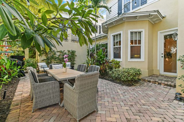 256 W Bay Cedar Circle, Jupiter, FL 33458