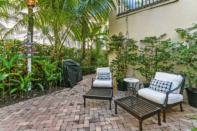 256 W Bay Cedar Circle, Jupiter, FL 33458