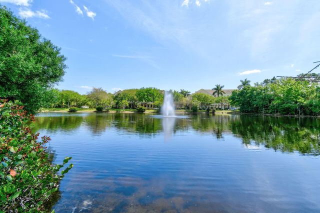 256 W Bay Cedar Circle, Jupiter, FL 33458