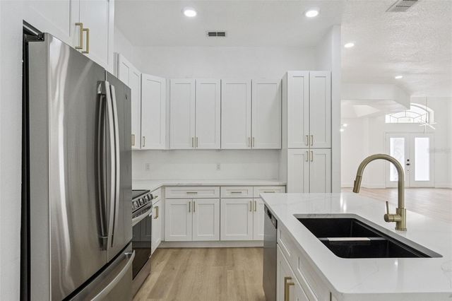 5229 HAMMOCK CIRCLE, St Cloud, FL 34771