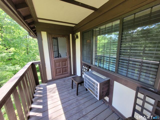 5 Essex Court, Brookfield, CT 06804