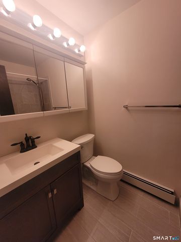 5 Essex Court, Brookfield, CT 06804