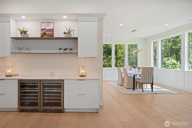 955 103rd Avenue SE, Bellevue, WA 98004