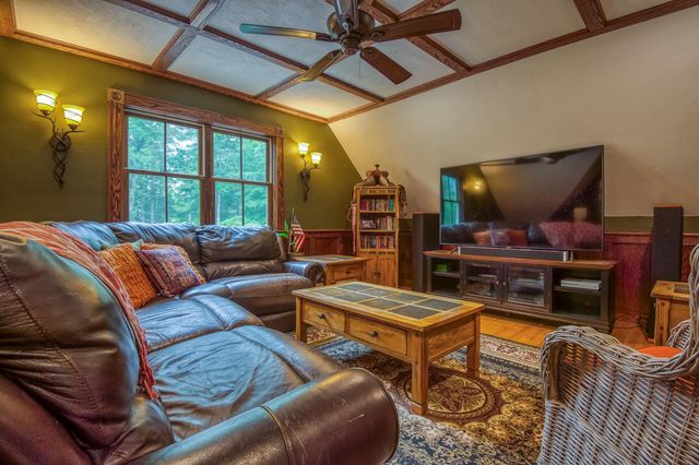 49 Neighbors Row, Conway, NH 03860