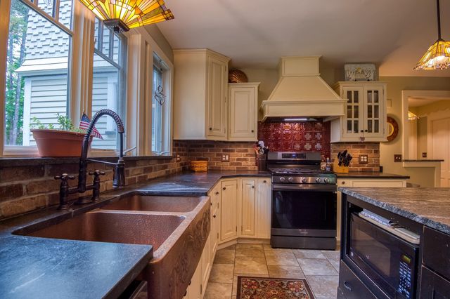 49 Neighbors Row, Conway, NH 03860