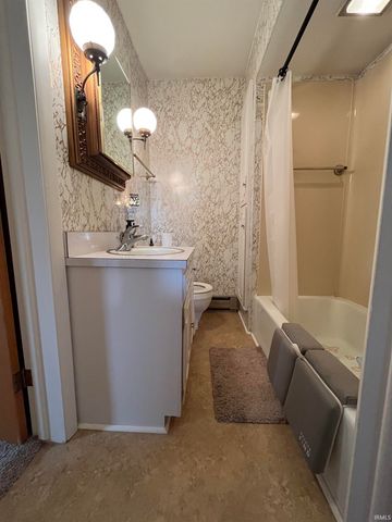 512 E Kendall Street, Lafontaine, IN 46940