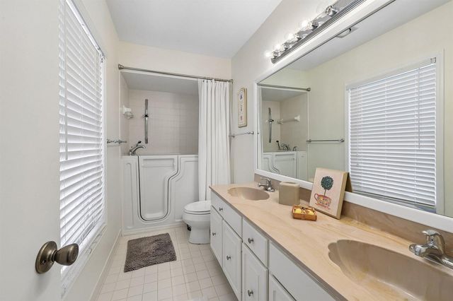 9240 SE Riverfront D, Jupiter, FL 33469