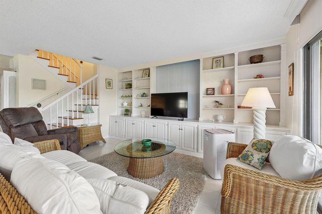 9240 SE Riverfront D, Jupiter, FL 33469