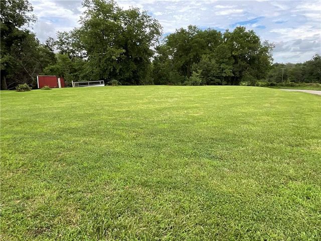 18615 137th Street, Pattonsburg, MO 64670