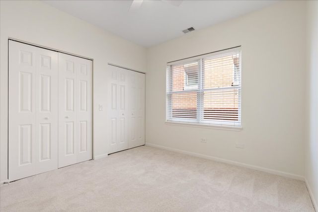 944 W 15th Place 3B, Chicago, IL 60608