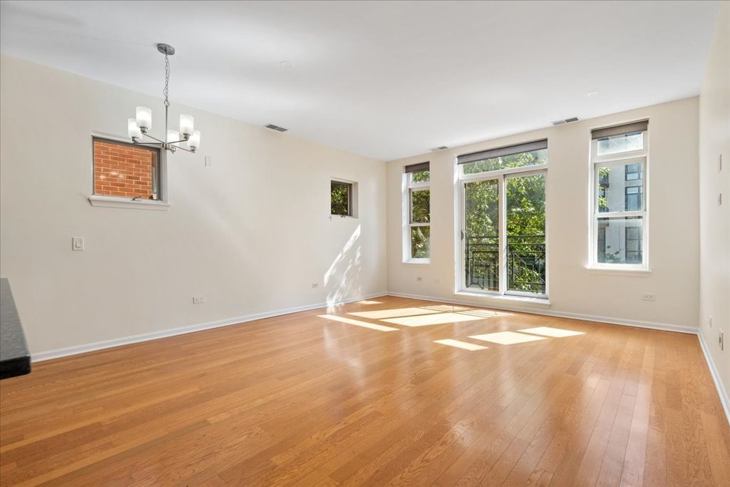 944 W 15th Place 3B, Chicago, IL 60608 — photo 2