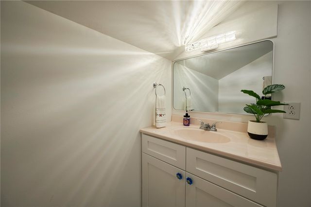 214 Youngs Ln, Sugarcreek Boro, PA 16323