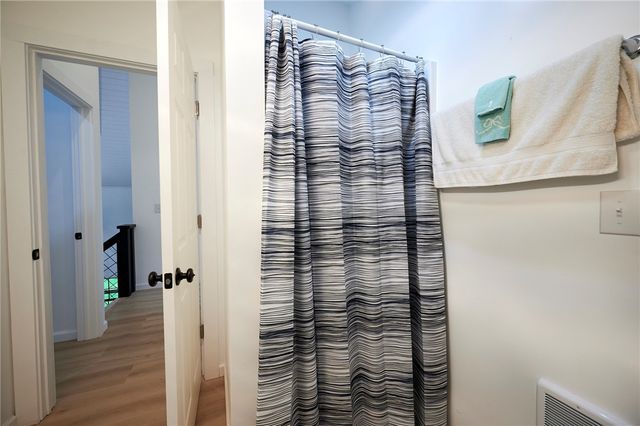 214 Youngs Ln, Sugarcreek Boro, PA 16323