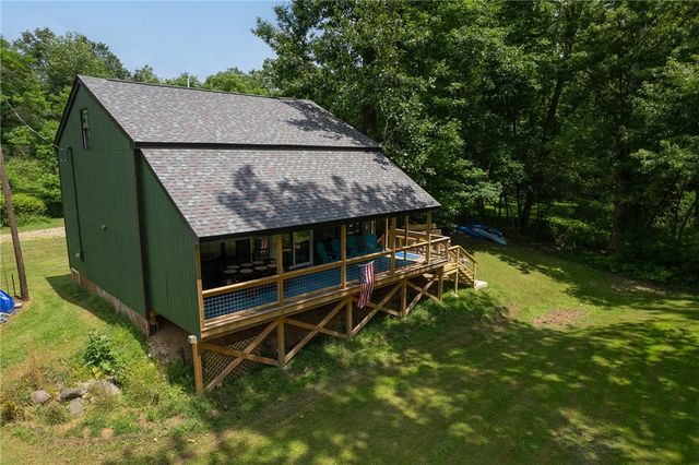 214 Youngs Ln, Sugarcreek Boro, PA 16323