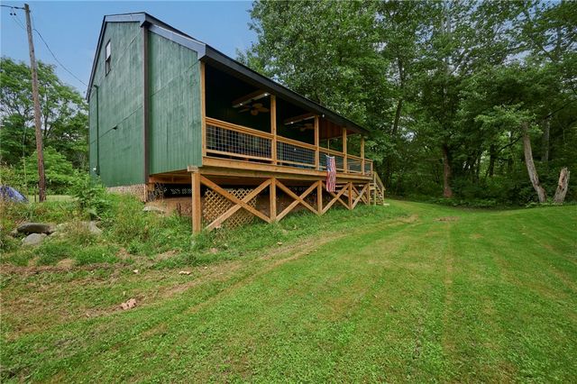 214 Youngs Ln, Sugarcreek Boro, PA 16323