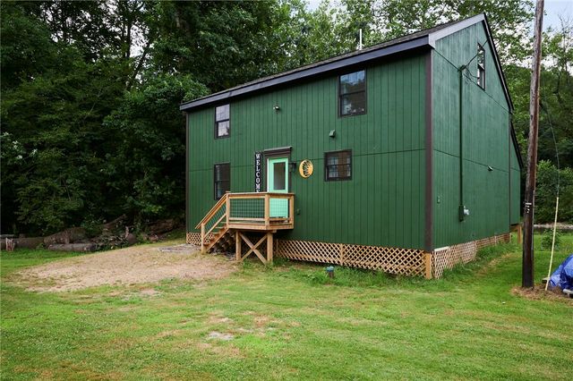 214 Youngs Ln, Sugarcreek Boro, PA 16323