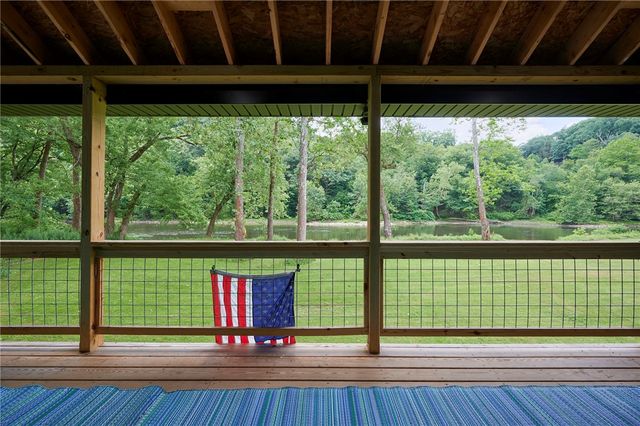 214 Youngs Ln, Sugarcreek Boro, PA 16323