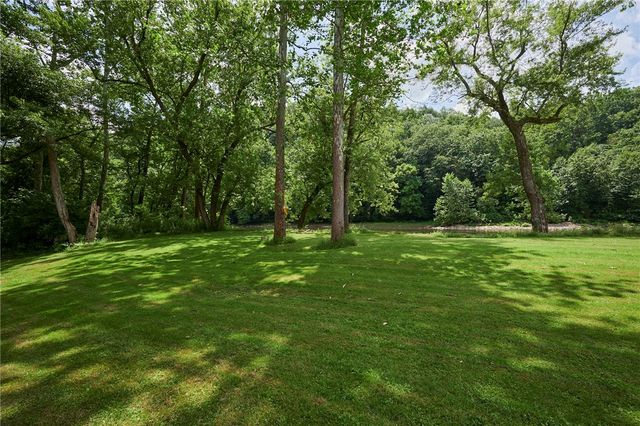 214 Youngs Ln, Sugarcreek Boro, PA 16323