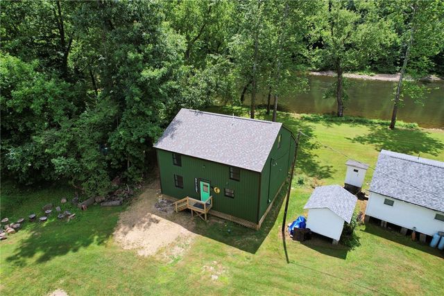 214 Youngs Ln, Sugarcreek Boro, PA 16323