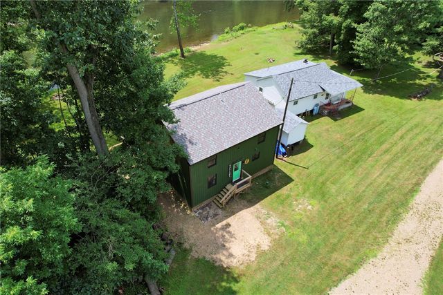 214 Youngs Ln, Sugarcreek Boro, PA 16323