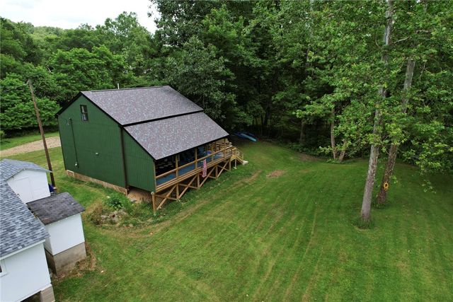 214 Youngs Ln, Sugarcreek Boro, PA 16323