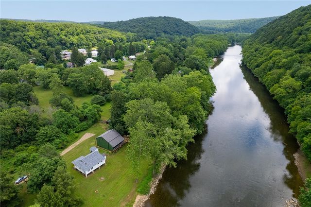 214 Youngs Ln, Sugarcreek Boro, PA 16323