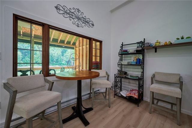 214 Youngs Ln, Sugarcreek Boro, PA 16323