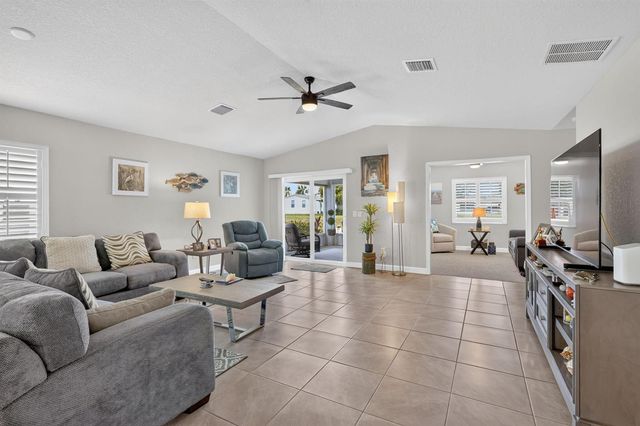 38 Spanish Way, Port St. Lucie, FL 34952