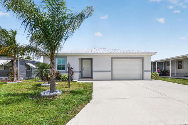 38 Spanish Way, Port St. Lucie, FL 34952