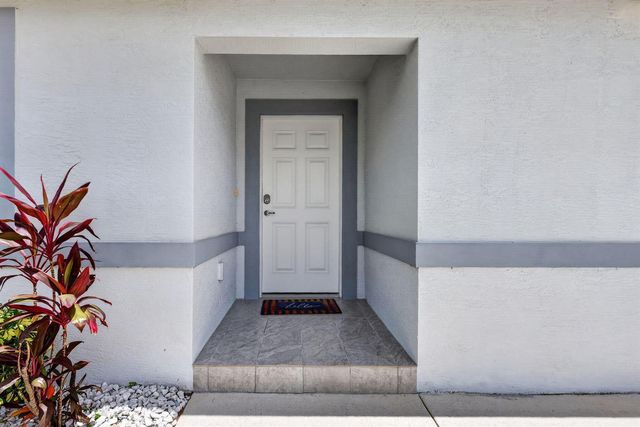 38 Spanish Way, Port St. Lucie, FL 34952