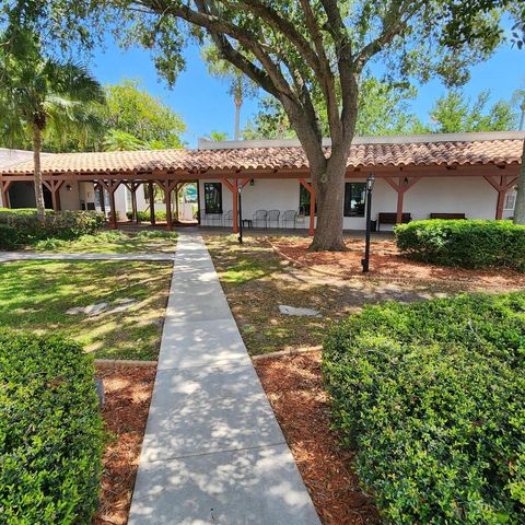 38 Spanish Way, Port St. Lucie, FL 34952