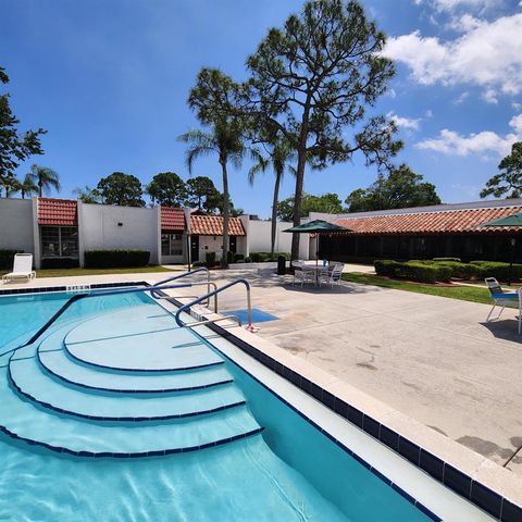38 Spanish Way, Port St. Lucie, FL 34952