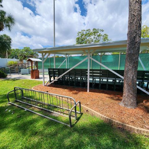 38 Spanish Way, Port St. Lucie, FL 34952