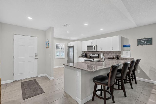 38 Spanish Way, Port St. Lucie, FL 34952