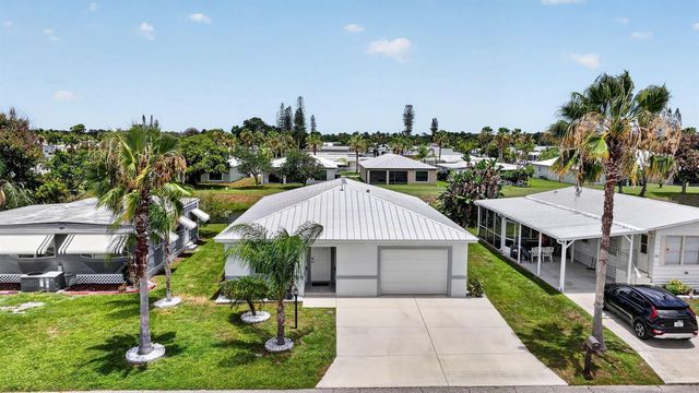 38 Spanish Way, Port St. Lucie, FL 34952