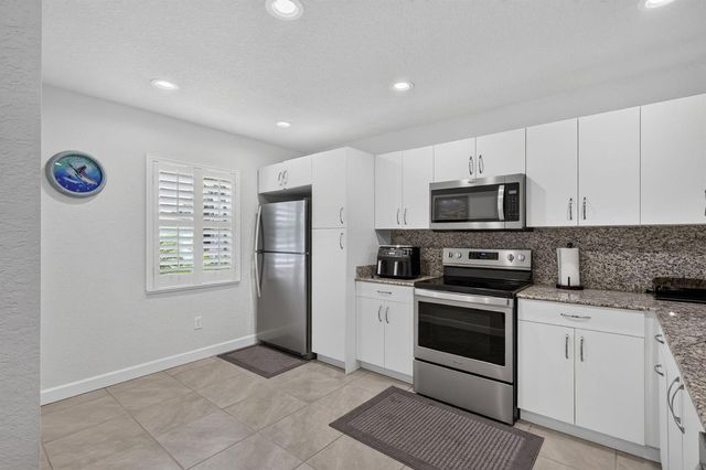 38 Spanish Way, Port St. Lucie, FL 34952