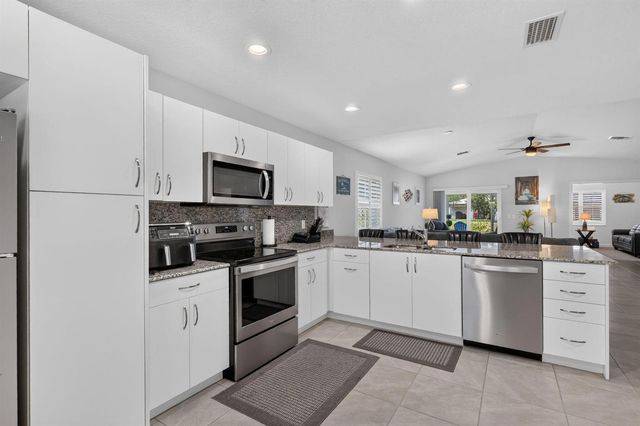 38 Spanish Way, Port St. Lucie, FL 34952