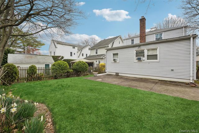 25 Adelaide Street, Floral Park, NY 11001