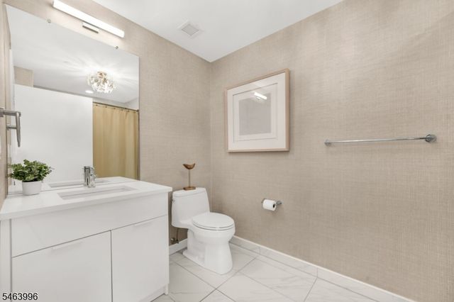 9 Ave At Port Imperial 1009, West New York Town, NJ 07093