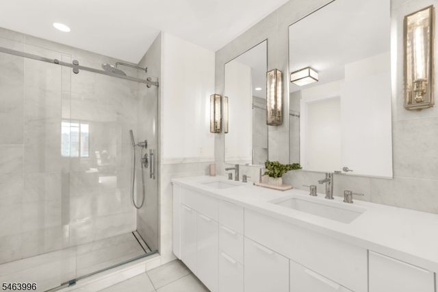 9 Ave At Port Imperial 1009, West New York Town, NJ 07093