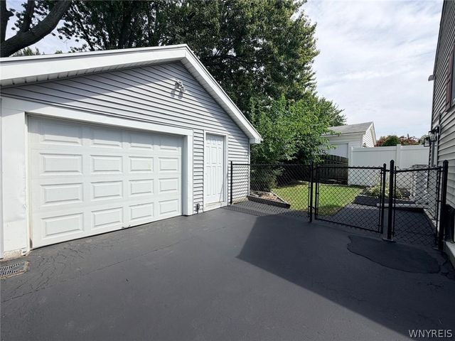 2650 Ferndale Avenue, Hamburg, NY 14075