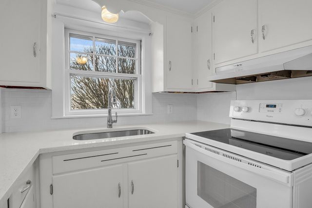 70 Spruce St 70, Acton, MA 01720