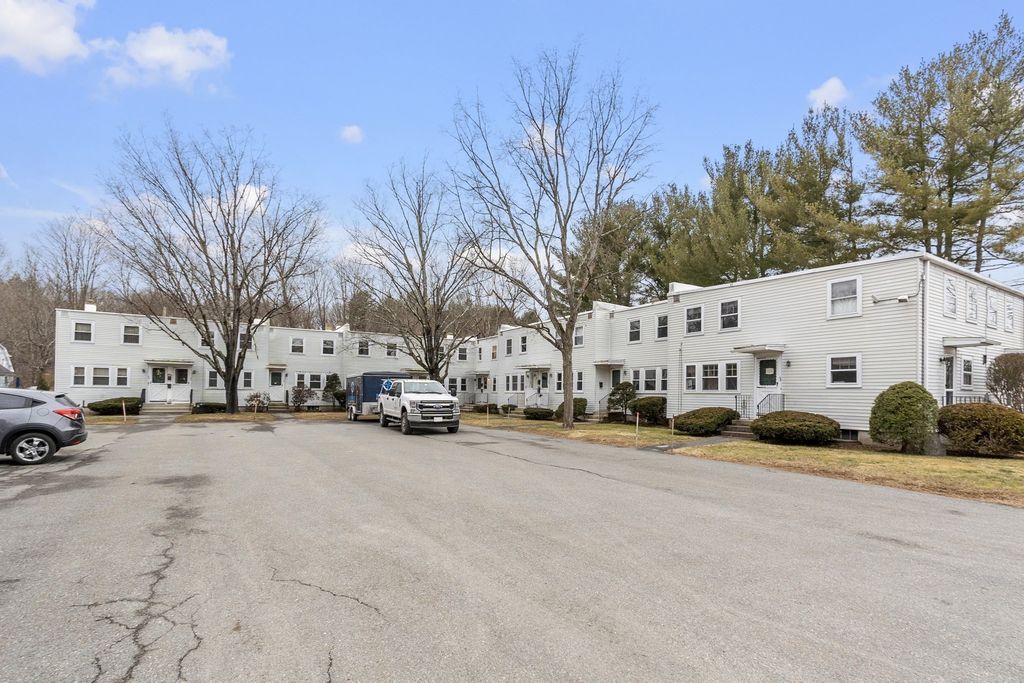 70 Spruce St 70, Acton, MA 01720
