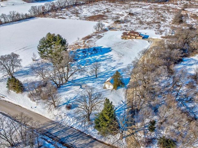 W2140 Behnke Road, Brooklyn, WI 53521